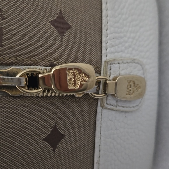 Pre Loved MCM Vintage White and Gold Handbag - Picture 11 of 14